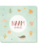 Geboortekaartje oceaan met daarop in het midden een ronde cirkel waar de naam en geboortedatum kan en daarom heen oceaan diertjes en plantjes