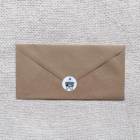 bruine kraft envelop met mooie sluitsticker