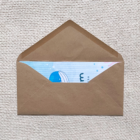bruine kraft envelop met mooie sluitsticker